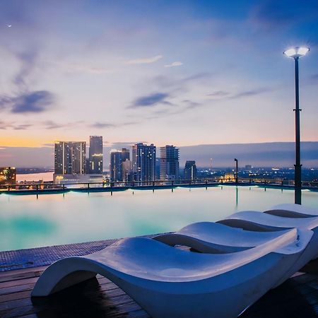 Hotel Serviced Condo Unique Infinity Pool With Mekong River View Phnom Penh Eksteriør billede